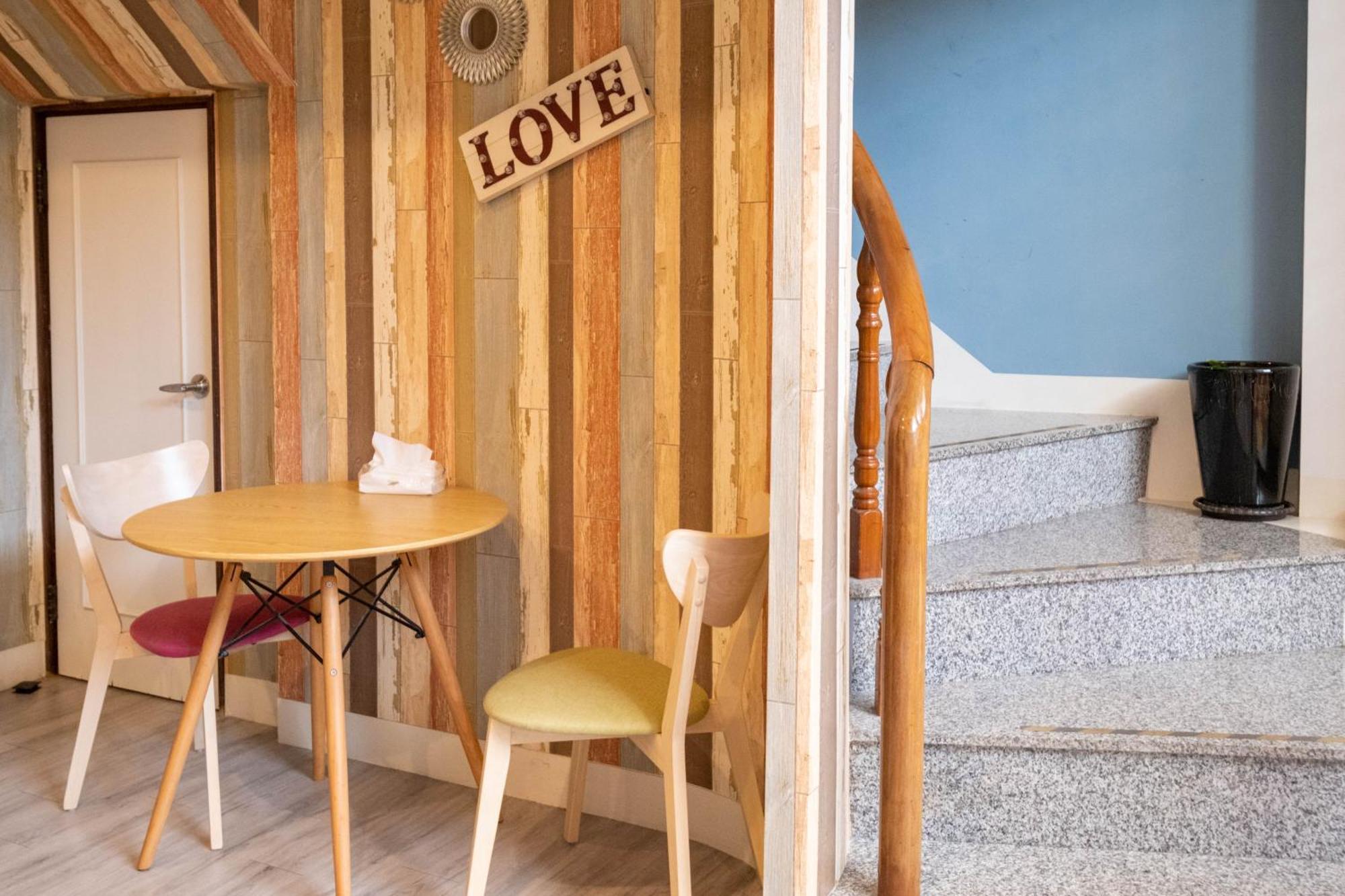 Wow Haha Foodie House Tainan Exterior foto